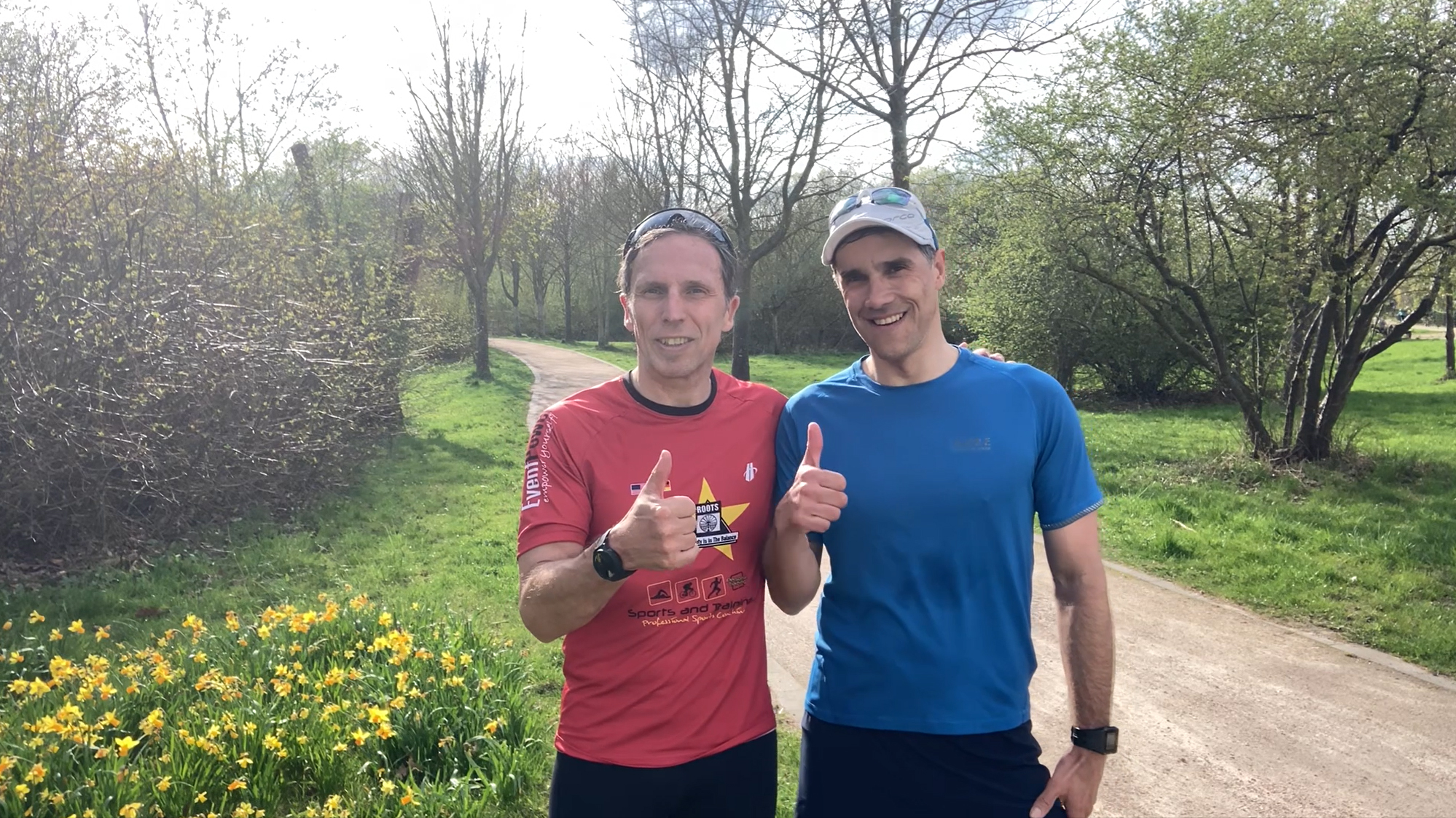 Coach und Athlet nach dem gemeinsamen Training